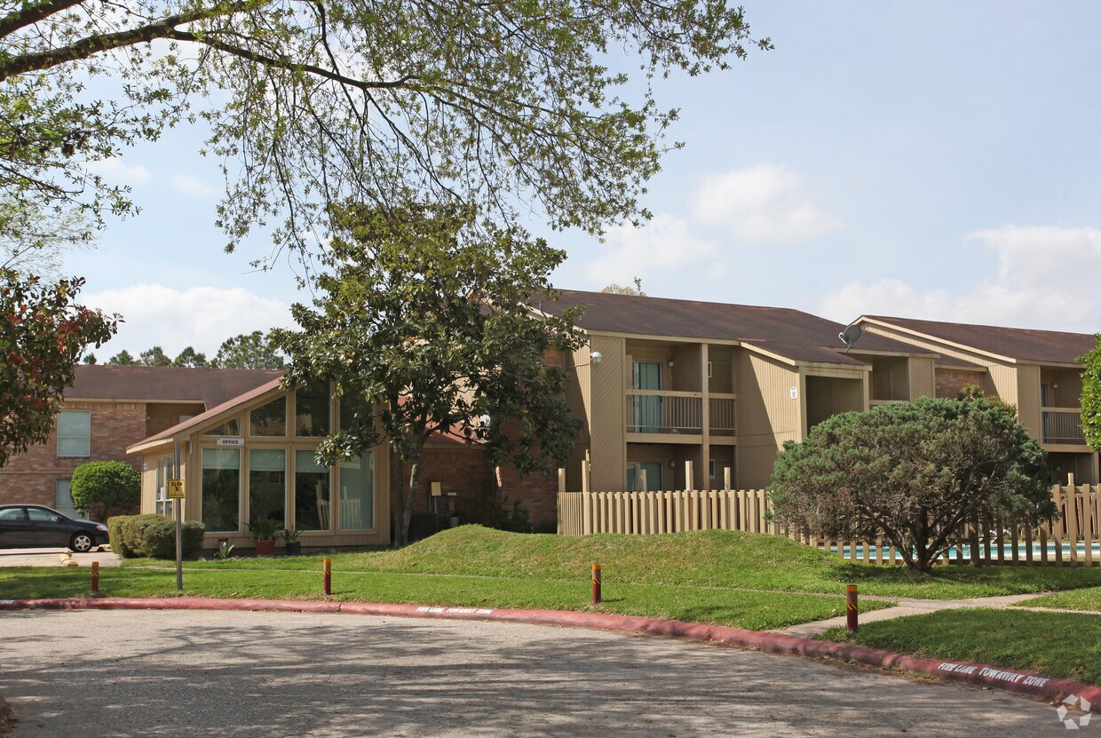 Northeast Pines Apartments in Humble, TX