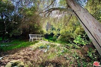 Building Photo - 20200 Paradise Ln