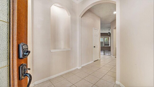 Foto del edificio - 15410 Pine Valley Tr