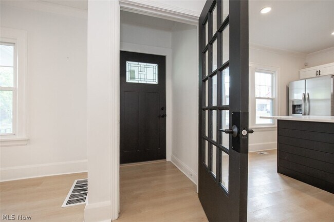 Foto del edificio - 3244 Redwood Rd