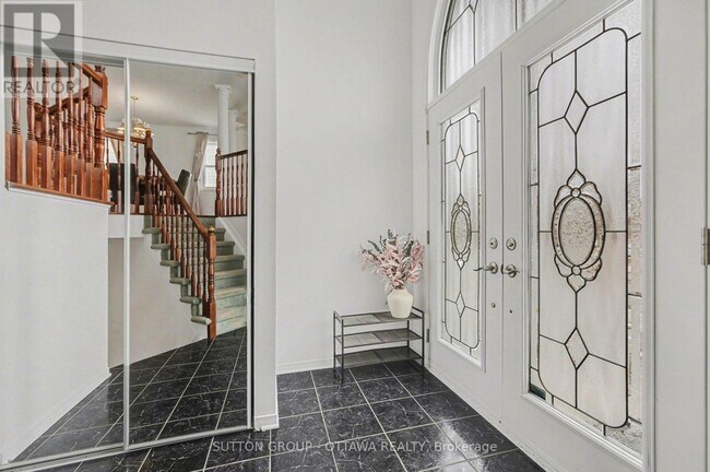 Photo du bâtiment - 131 Oakfield Crescent