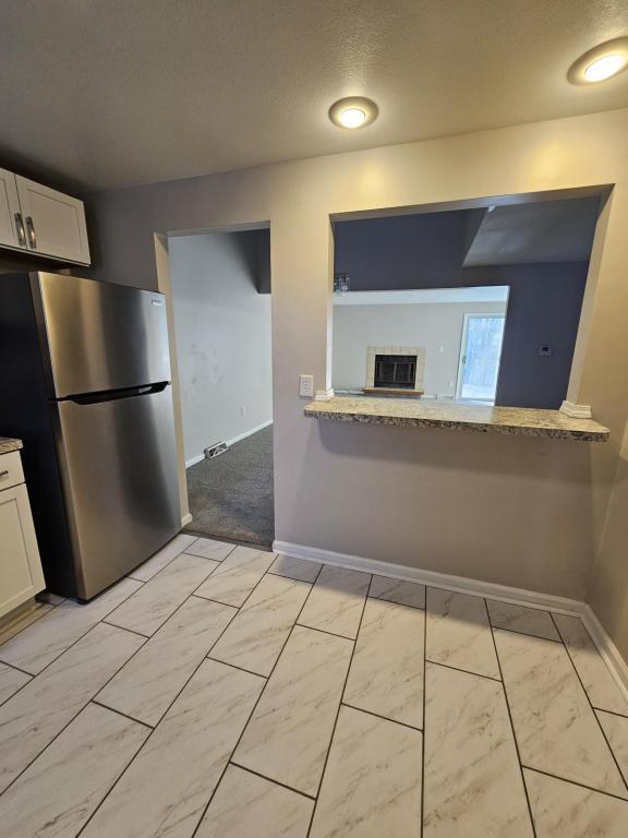 Foto del edificio - 8170 Honeysuckle Dr