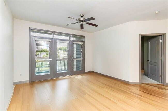 Foto del edificio - 390 17th St NW
