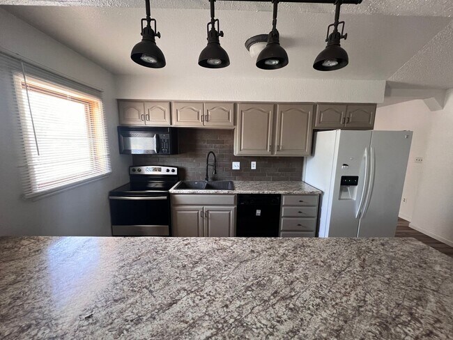 Foto del edificio - 3 Bedroom Single Family Home in Alamosa