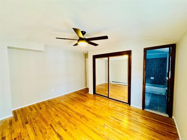 Foto del edificio - 1379 E 99th St