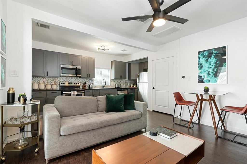Foto principal - 2300 Stanford St