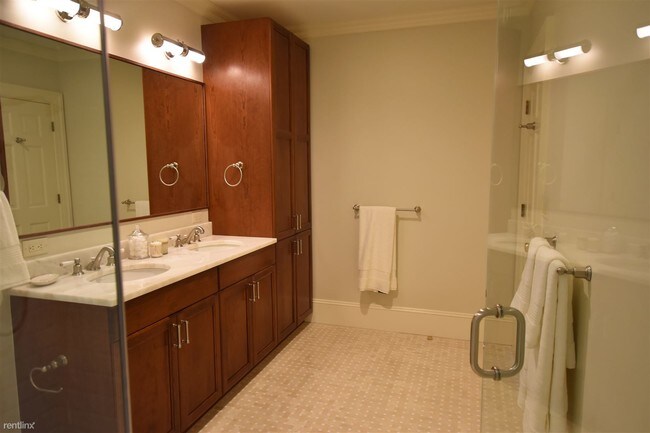 Building Photo - 2 br, 2.5 bath Condo - The Elmwood