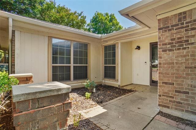 Building Photo - 8341 Crosswind Dr