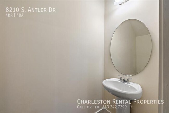 Building Photo - 8210 S Antler Dr