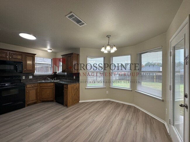 Building Photo - Tour Today! 4 Bedroom 2 Bath Home in Flint...