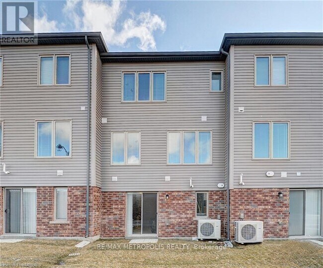 Photo du bâtiment - 420-420 Linden Dr
