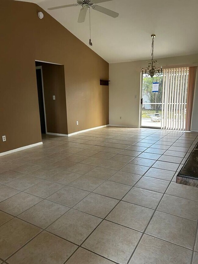 Building Photo - 3 Bedroom with large yard - Cape Coral
