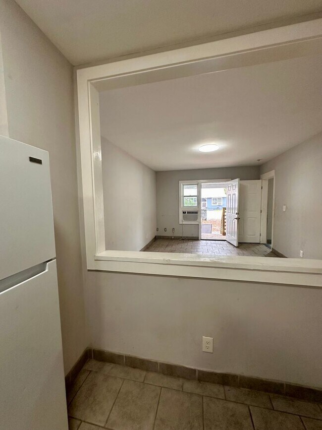 Building Photo - 3721/3727 Ogg Ave Brunswick