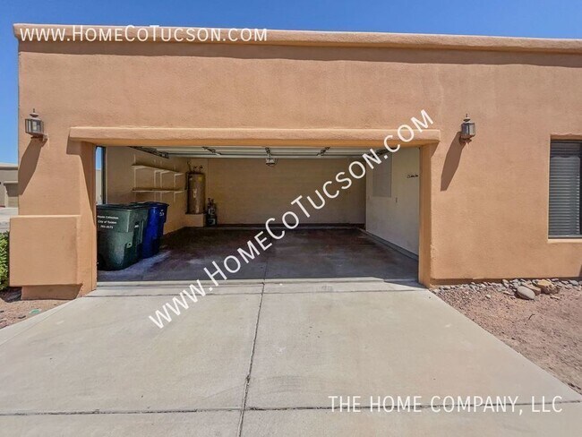 Foto del edificio - 4132 E Calle Marfil: Three Bedroom Home wi...