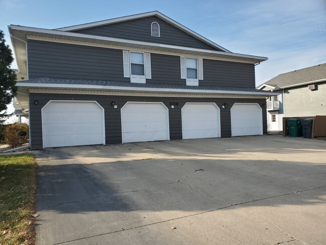 Building Photo - 1106 Hackberry Dr