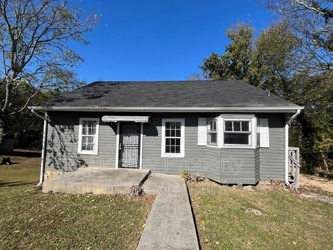 Building Photo - 1117 Rockway Dr