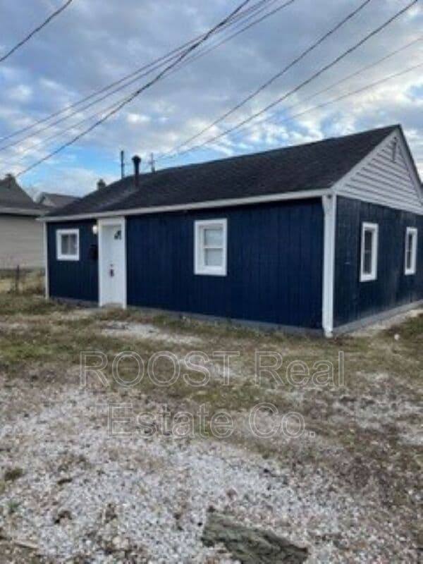 Primary Photo - 833 Clarendon Ave