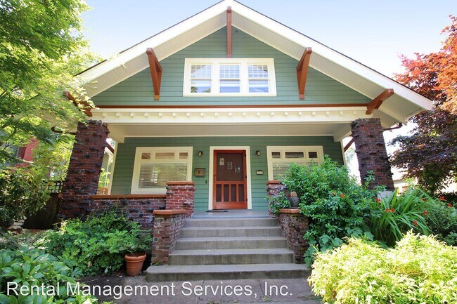 Building Photo - 4 br, 3 bath House - 4218 NE Flanders St