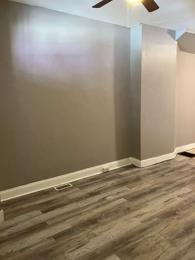 Building Photo - 2 Bedroom Townhouse for Rent