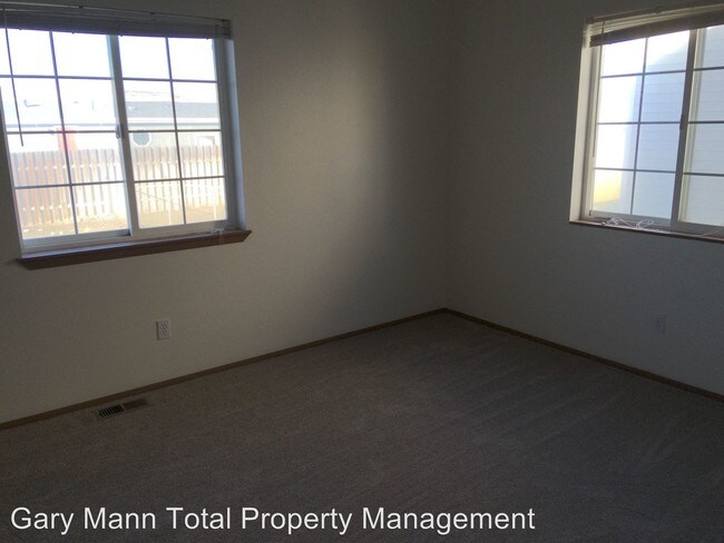 Foto del edificio - 3 br, 2 bath House - 317 5th Ave SE