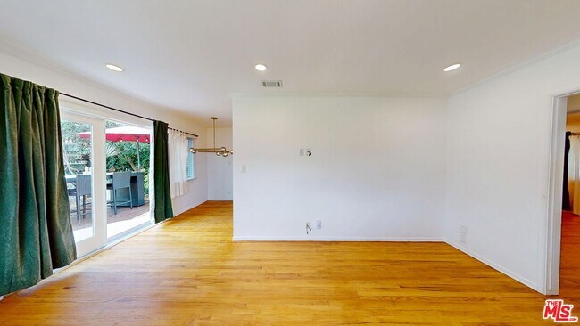 Foto del edificio - 1410 Dartmouth Dr