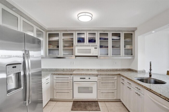 Foto del edificio - 2555 Collins Ave