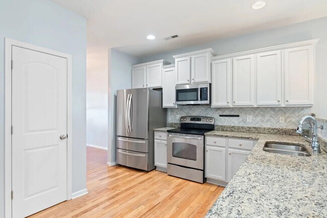 Foto del edificio - 4221 Lochurst Dr