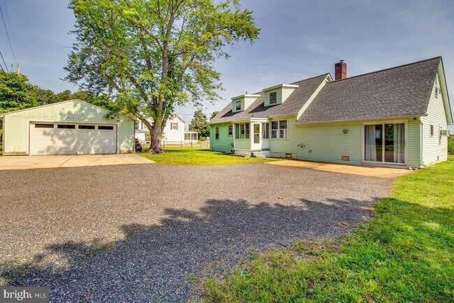Building Photo - 16434 Piney Point Rd