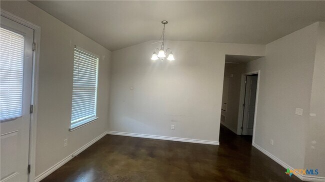 Foto del edificio - 202 Lowes Blvd