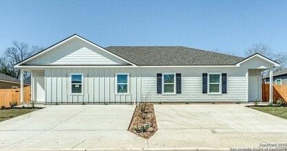 Building Photo - 431 Trefger St