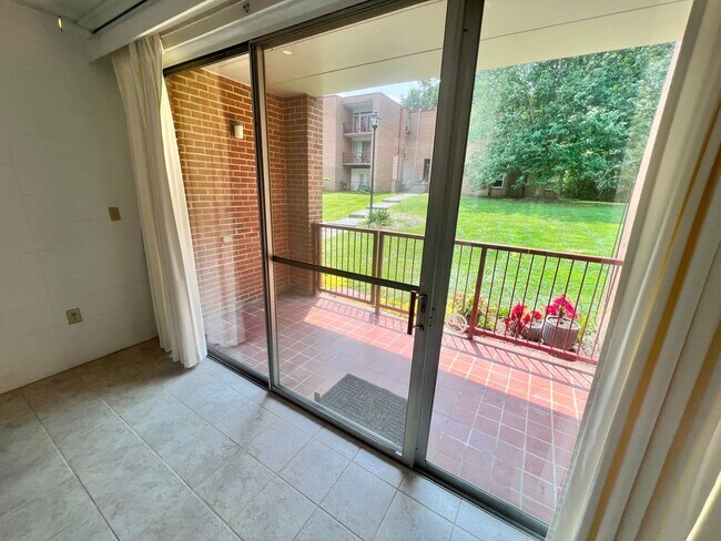 Foto del edificio - Blacksburg, 2BR / 1 BA, Available