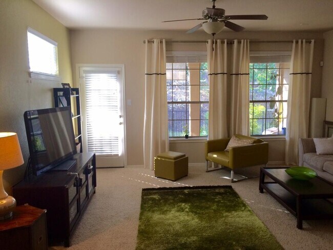 Foto del edificio - 1310 W Parmer Ln