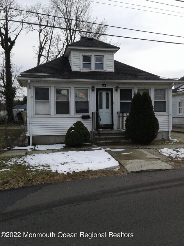 Primary Photo - 32 Willis Pl