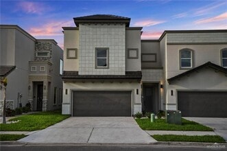 Building Photo - 2229 Corales St