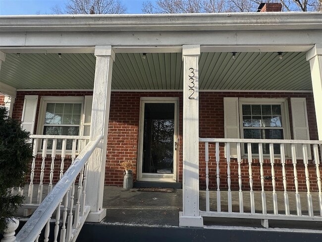 Building Photo - 332 E Esplanade Ave