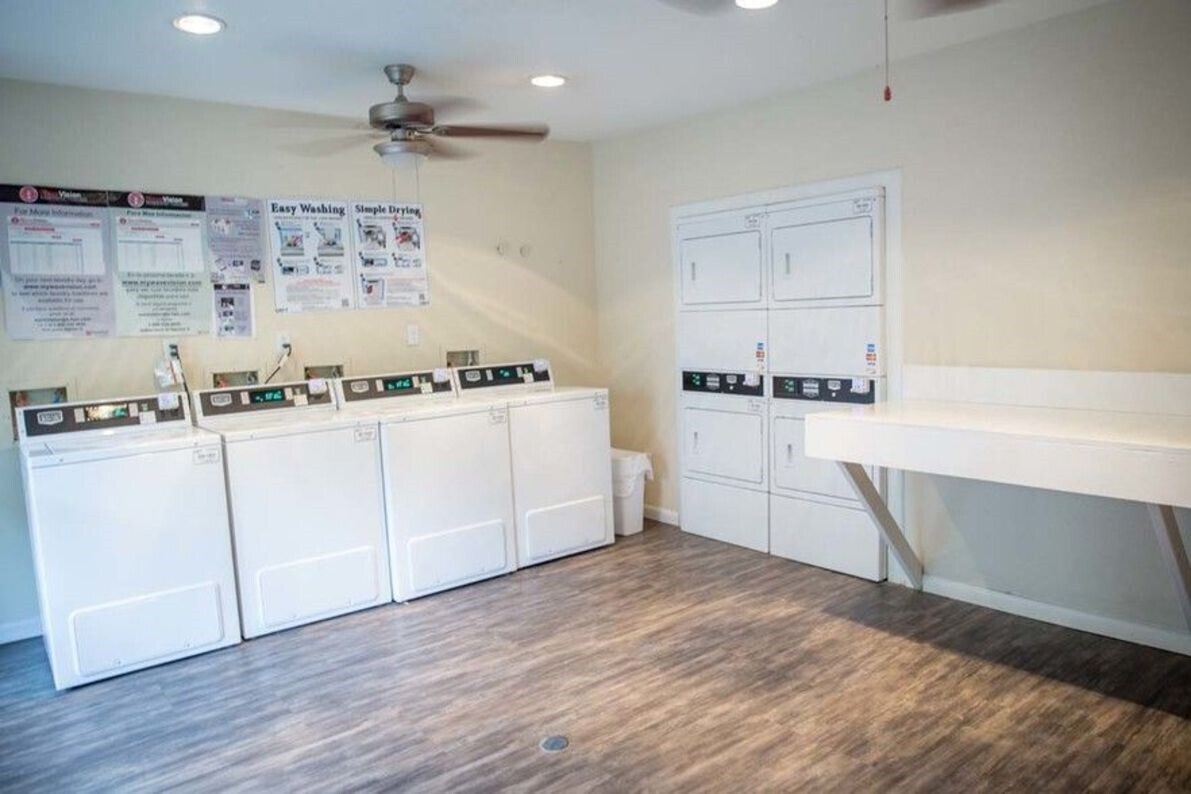 Foto del edificio - 2801 Broadmead Dr