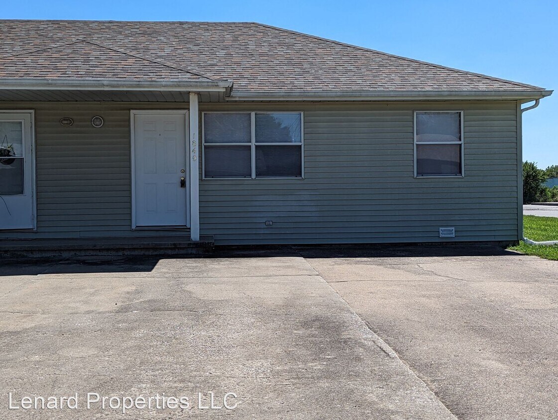 2 br, 2 bath House 1840 E Laverne House Rental in Bolivar, MO
