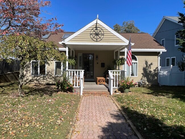 Foto del edificio - 614 Lake Ave