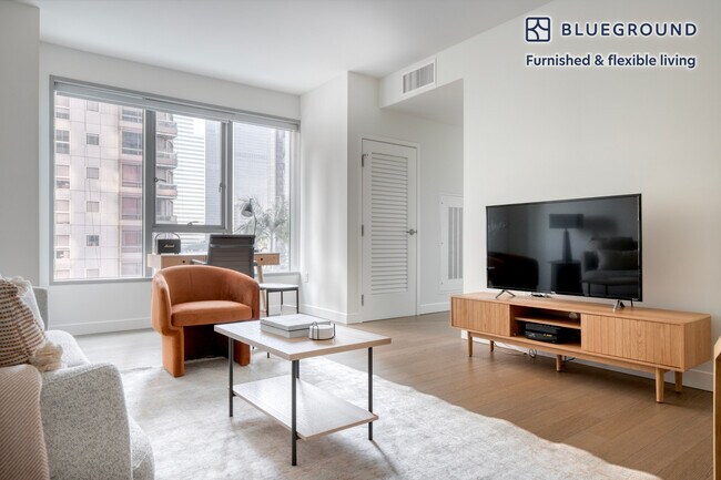 Foto del edificio - 225 S Grand Ave