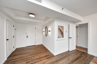 Building Photo - 1300 Lamar St