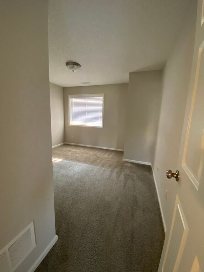Foto del edificio - Updated 2 Bedroom Town Home