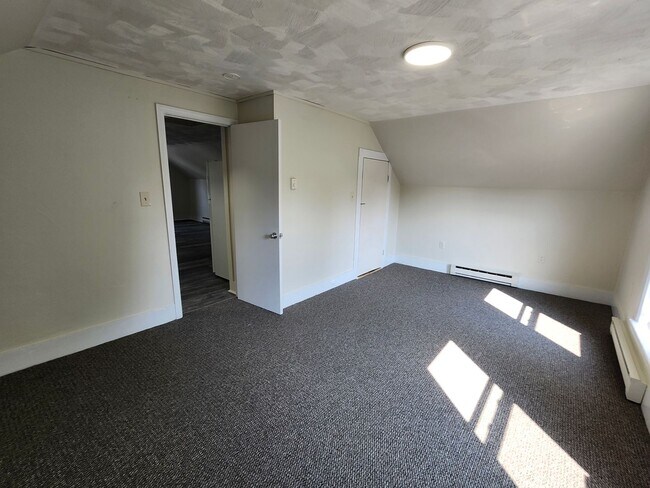 Building Photo - 14 Slater