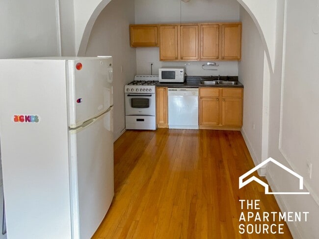 Building Photo - 432 W Surf St