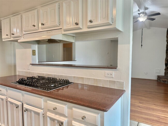 Building Photo - 3602 Brier Gardens Dr