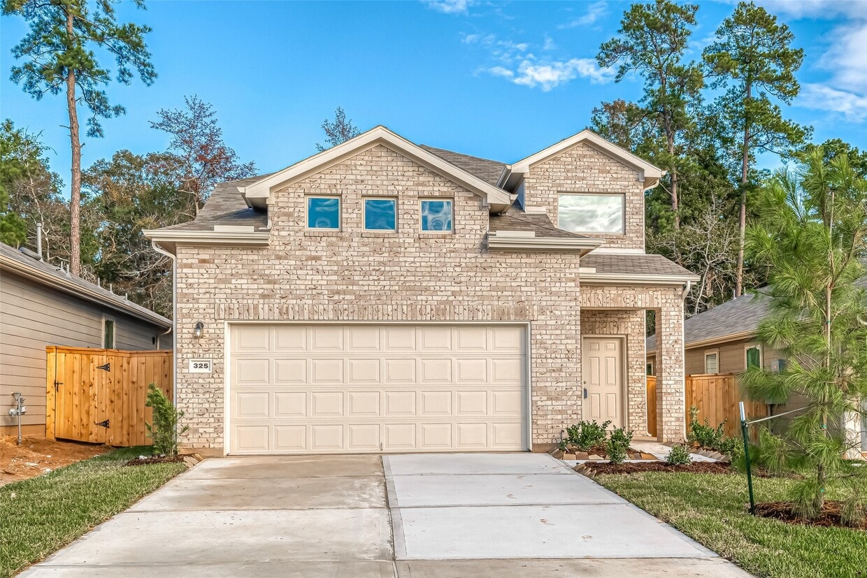 Primary Photo - 325 Maple Bark Trl