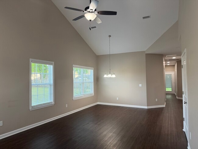 Building Photo - 137 Heyward Dr