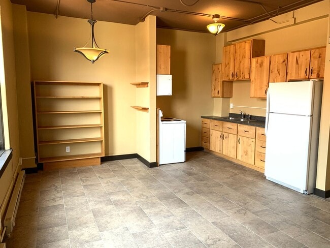 Building Photo - 21 N Last Chance Gulch
