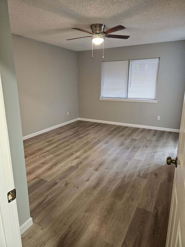 Building Photo - 3219 Myatt Ln