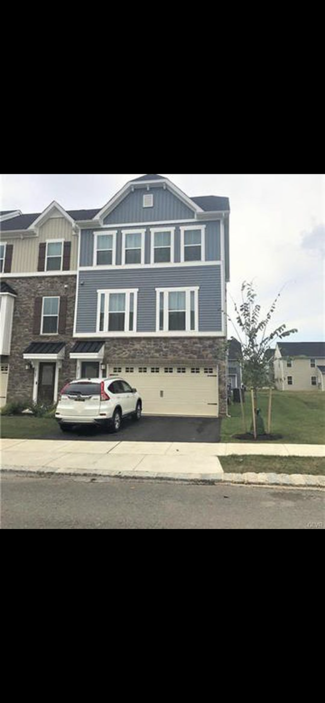 Building Photo - 2191 Cook Dr