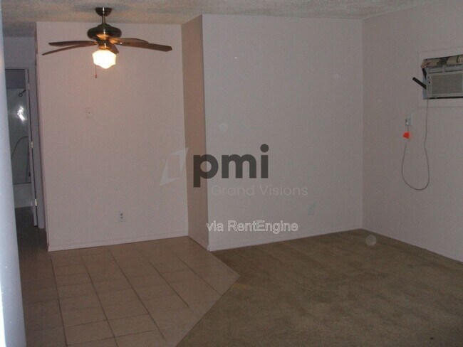 Building Photo - 465 E Main St